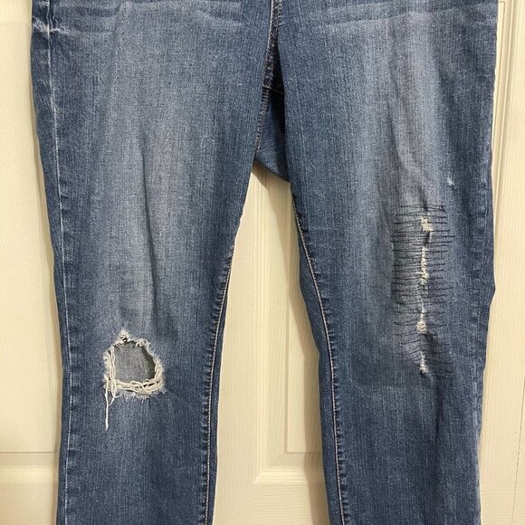 Torrid Women's Medium Wash Deconstruction Distressed Skinny Stretch Jeans Sz 16 - Picture 4 of 9